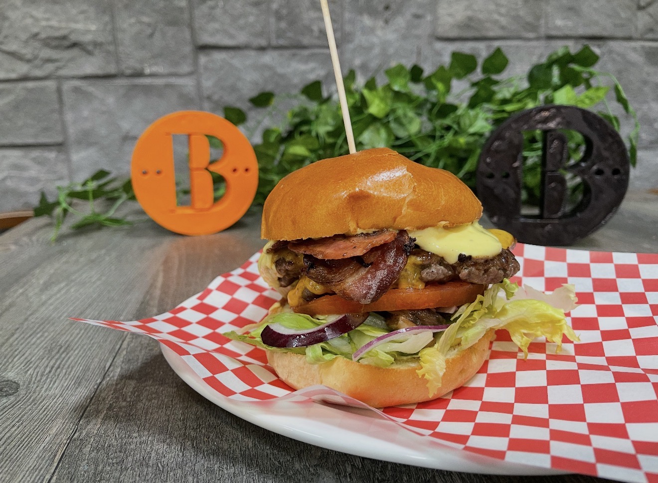 Brogue Savage Smash Burger